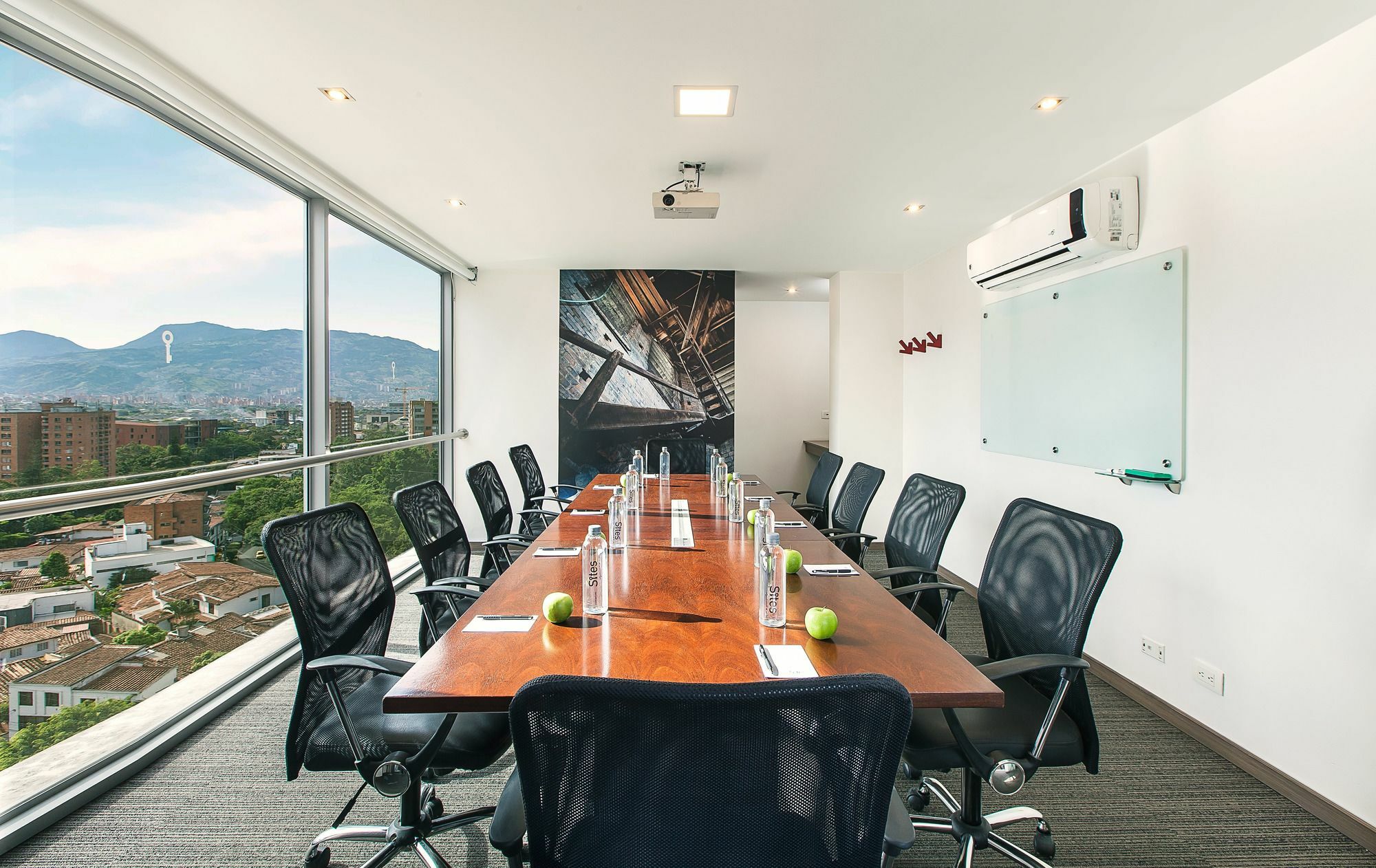 Sites Hotel Medellin Exterior photo Meeting room at the hotel